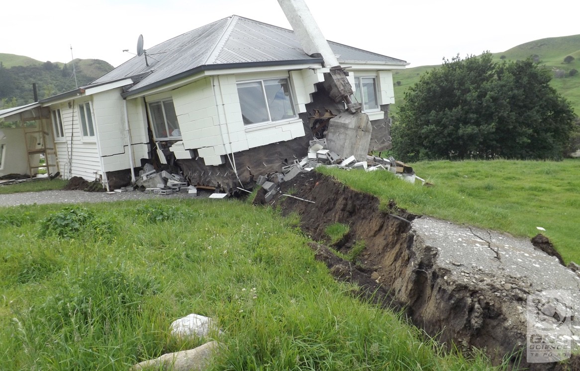 图8：Kekerengu断层破裂早曾的房屋损坏（来源：GNS）